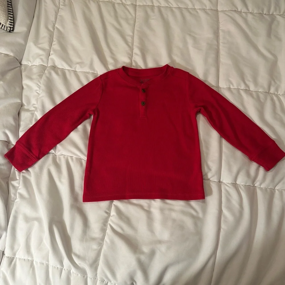 💥 $5 if bundled - 3T The Children’s Place Waffle Knit Red Henley Shirt
